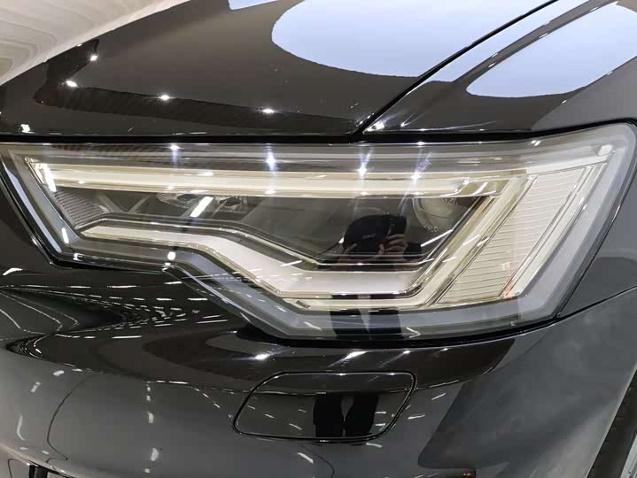 Фото 7 - Audi A6L