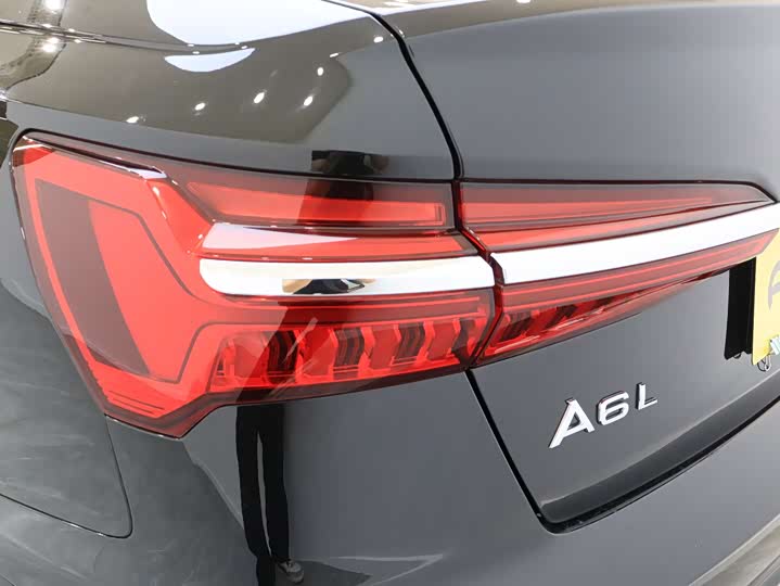 Фото 8 - Audi A6L