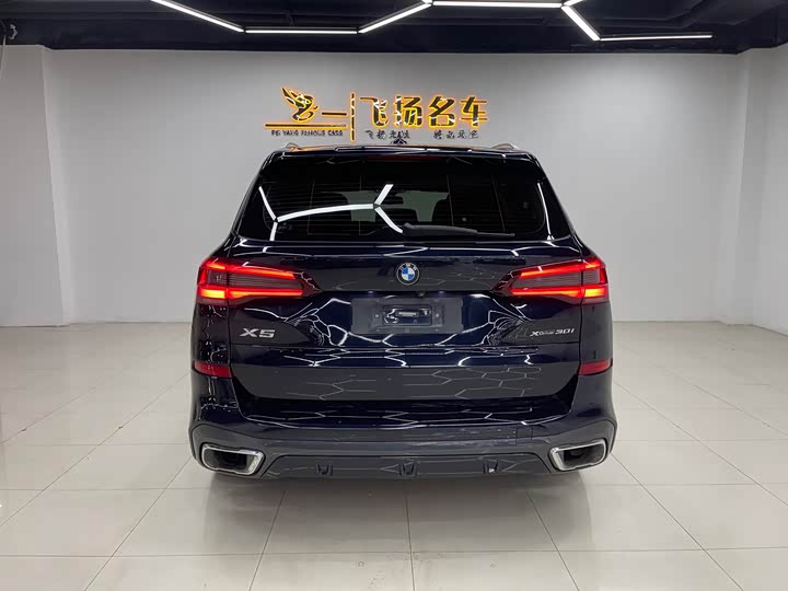 Фото 16 - BMW X5