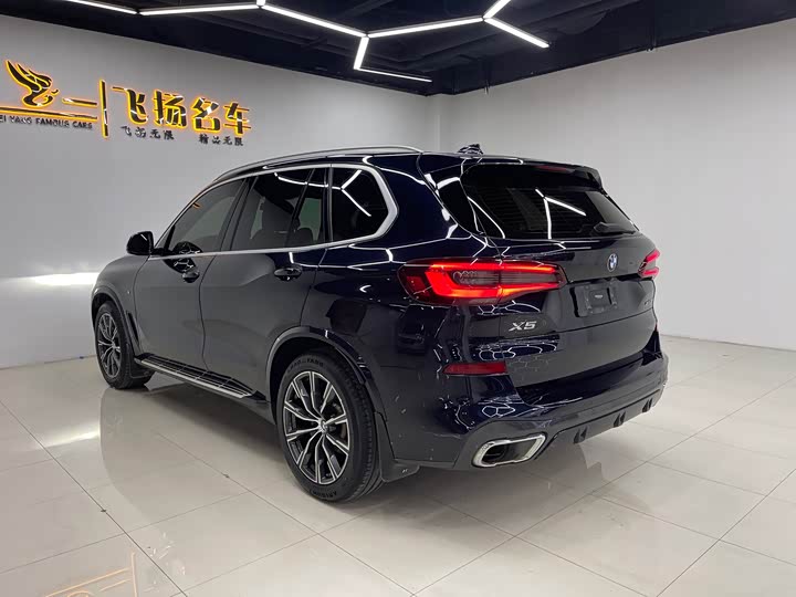 Фото 17 - BMW X5