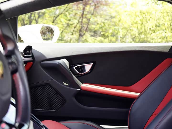 Фото 15 - Lamborghini Huracán