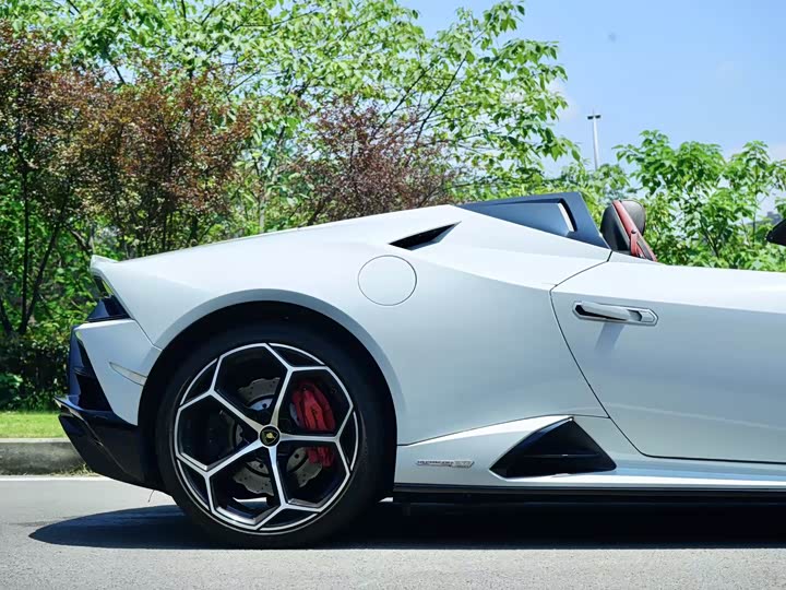 Фото 8 - Lamborghini Huracán
