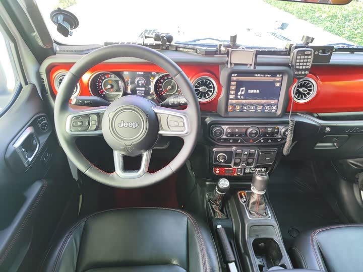 Фото 14 - Jeep Wrangler