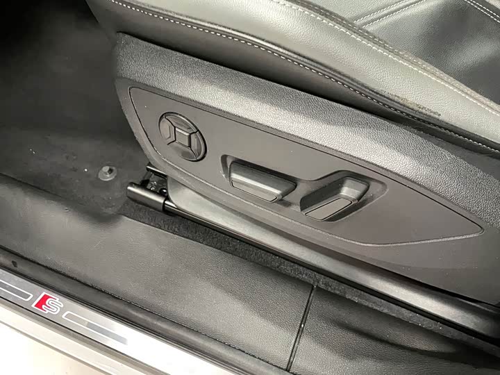 Фото 10 - Audi Q3 Sportback