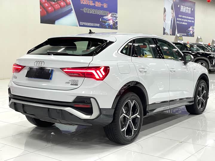 Фото 6 - Audi Q3 Sportback