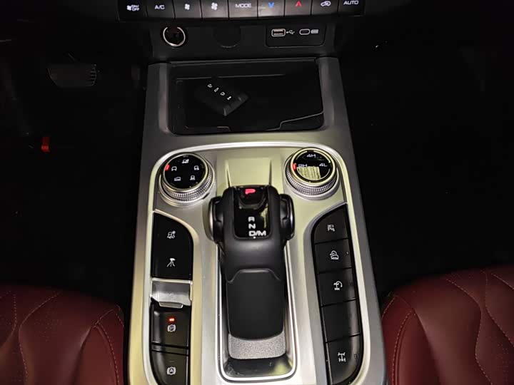 Фото 14 - Tank 300