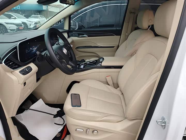 Фото 15 - Buick GL8 ES