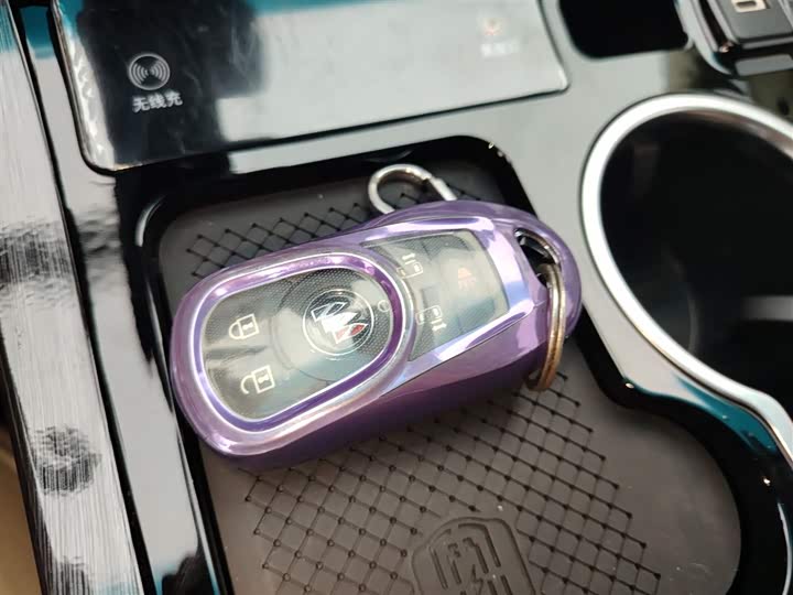 Фото 9 - Buick GL8 ES