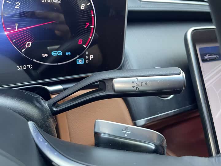 Фото 10 - Mercedes-Benz S-Class