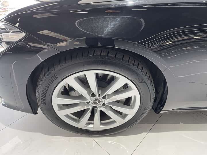 Фото 13 - Mercedes-Benz S-Class