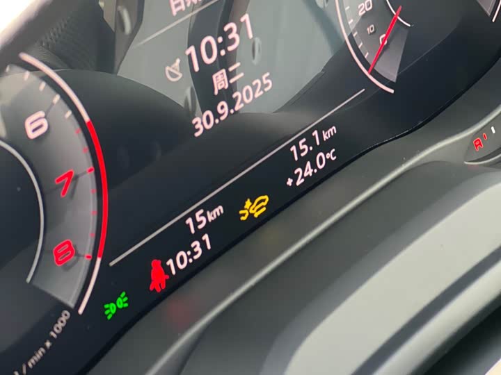 Фото 15 - Audi Q2L