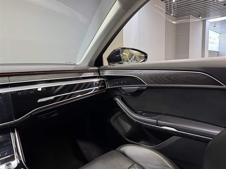 Фото 19 - Audi A8