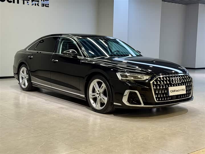 Фото 2 - Audi A8