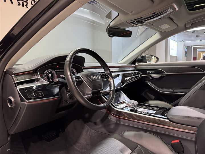 Фото 25 - Audi A8