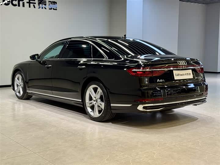 Фото 6 - Audi A8