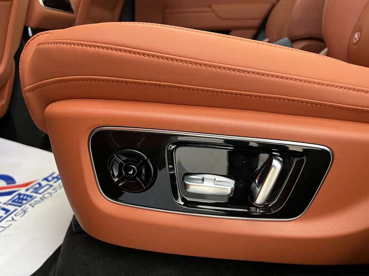 Фото 10 - LiXiang L8