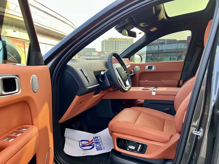 Фото 11 - LiXiang L8