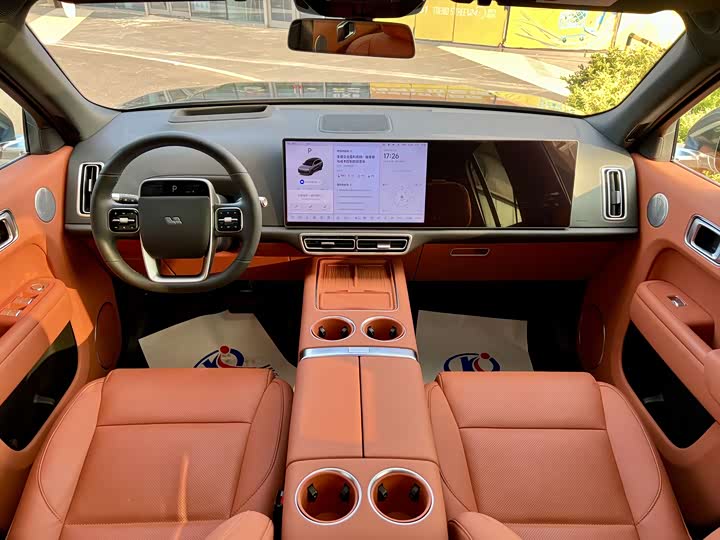 Фото 12 - LiXiang L8