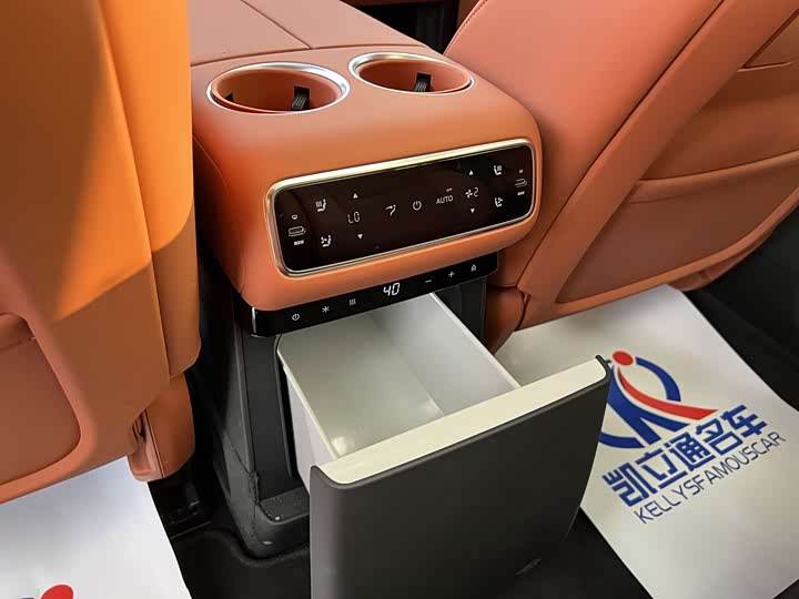 Фото 8 - LiXiang L8