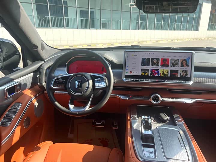 Фото 4 - Tank 700 Hybrid