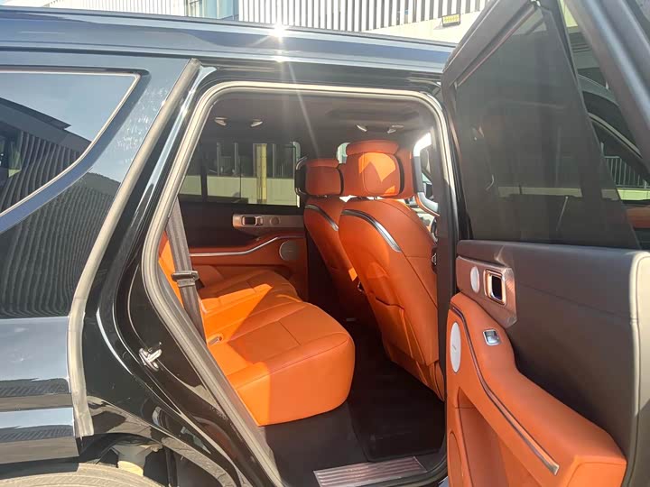 Фото 6 - Tank 700 Hybrid