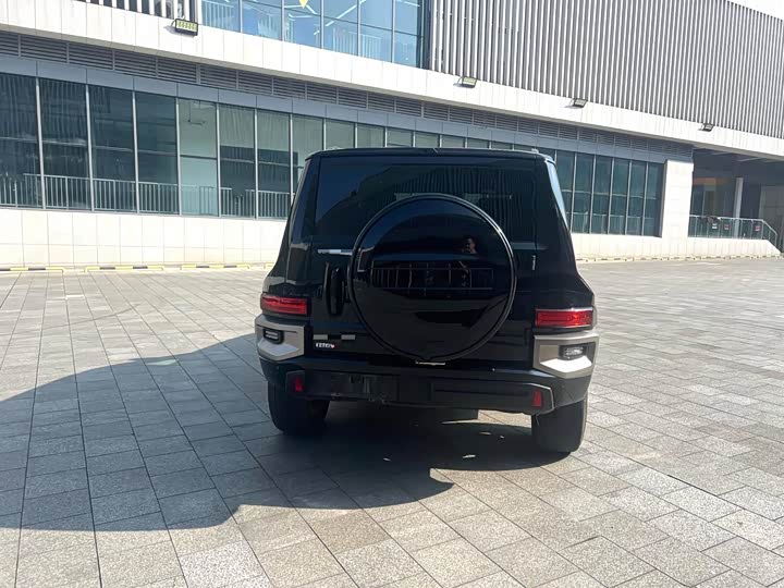 Фото 8 - Tank 700 Hybrid