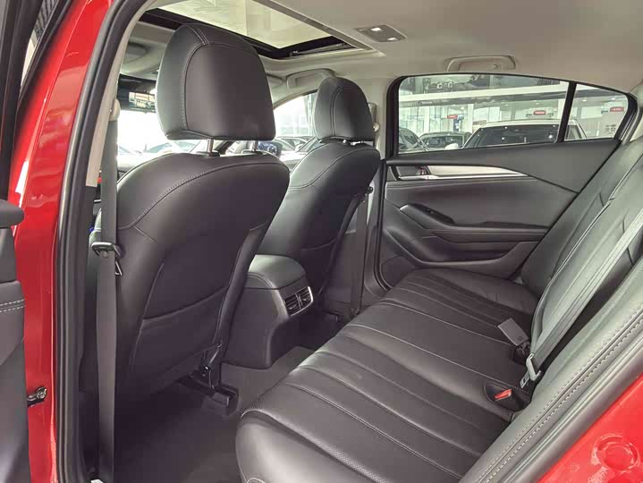 Фото 12 - Mazda Atenza