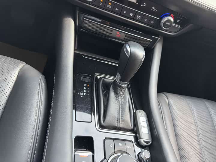 Фото 29 - Mazda Atenza