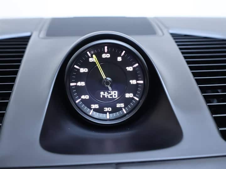 Фото 12 - Porsche Cayenne Hybrid