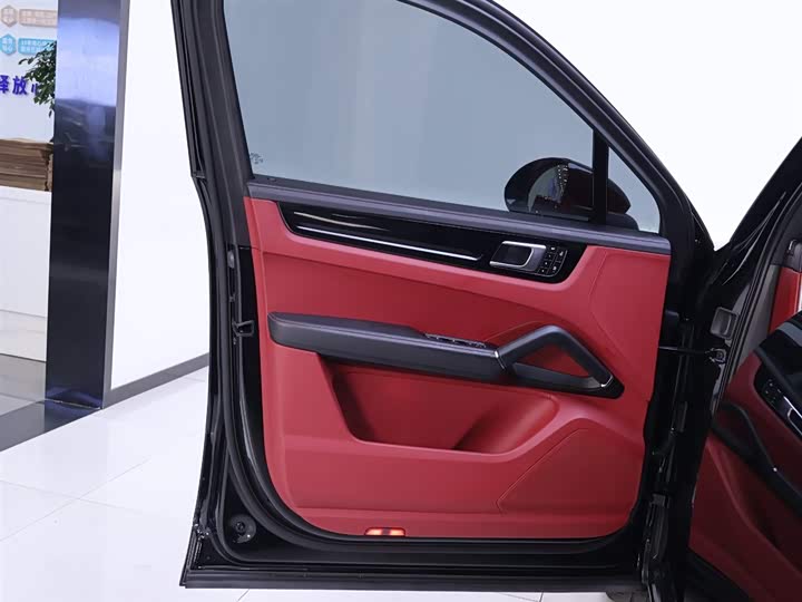 Фото 20 - Porsche Cayenne Hybrid