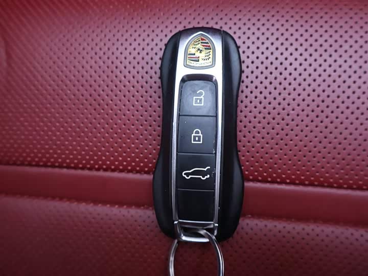 Фото 27 - Porsche Cayenne Hybrid