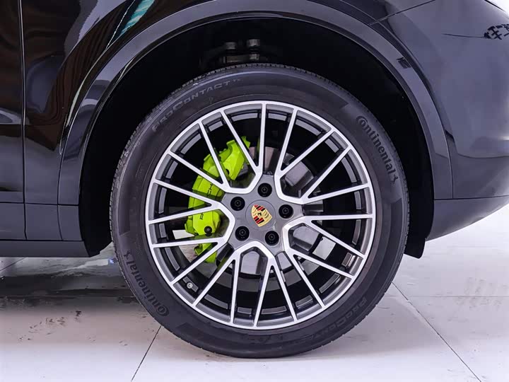 Фото 6 - Porsche Cayenne Hybrid