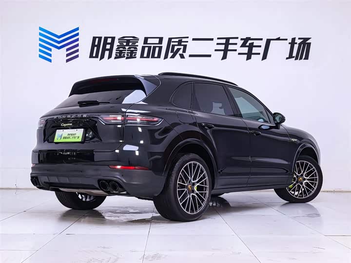 Фото 7 - Porsche Cayenne Hybrid