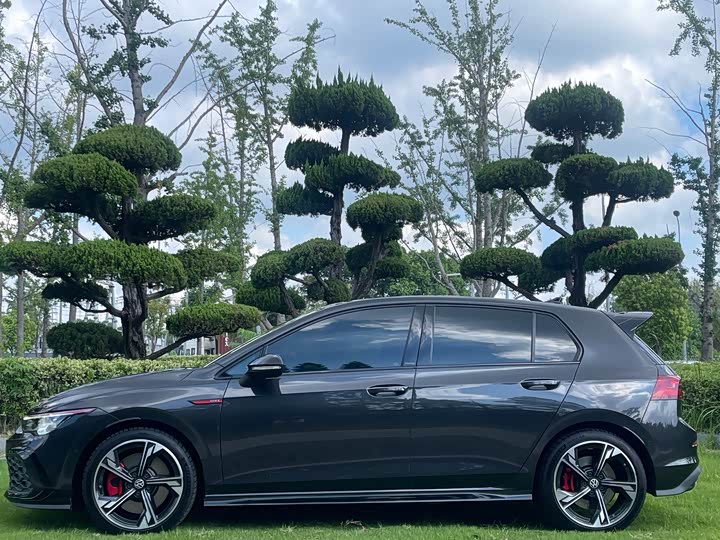 Фото 15 - Volkswagen Golf GTI