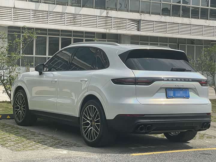Фото 22 - Porsche Cayenne