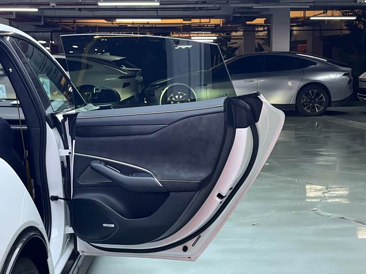 Фото 12 - Xiaomi SU7 Ultra