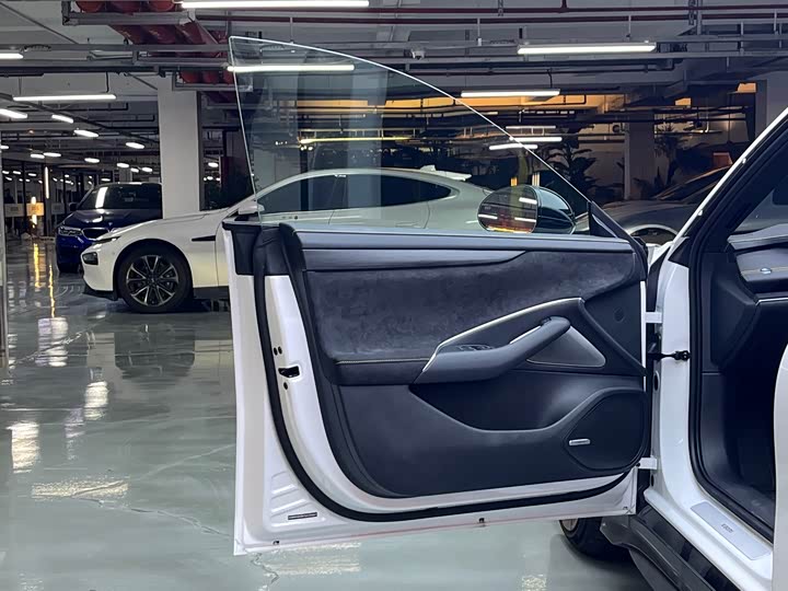 Фото 4 - Xiaomi SU7 Ultra