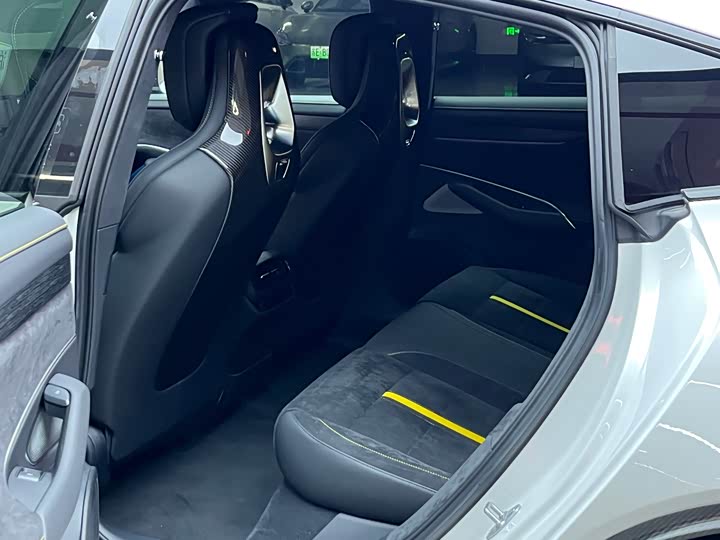 Фото 7 - Xiaomi SU7 Ultra