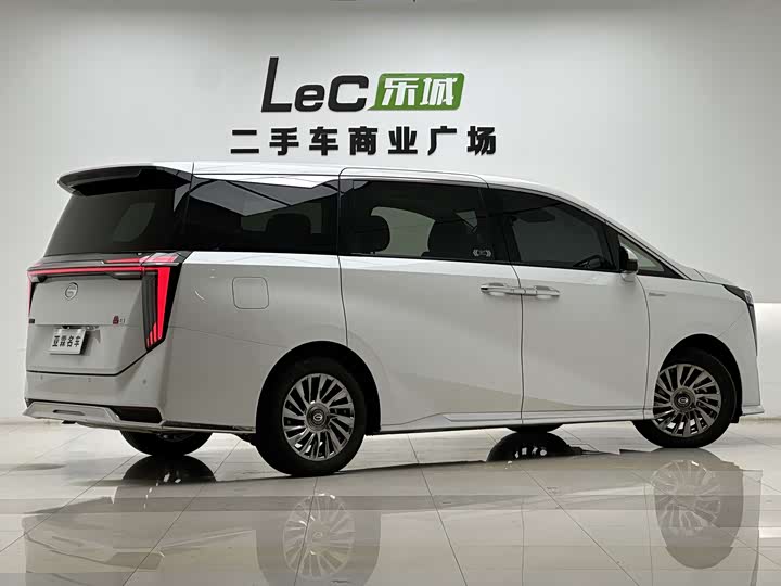 Фото 3 - GAC Trumpchi M8