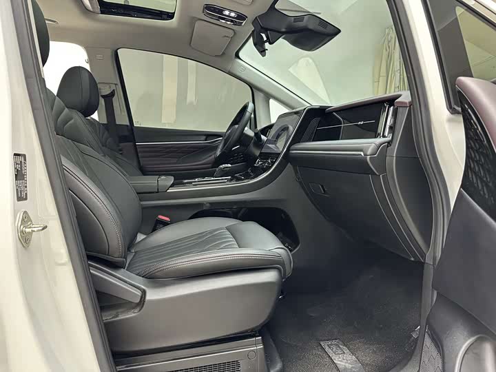 Фото 8 - GAC Trumpchi M8