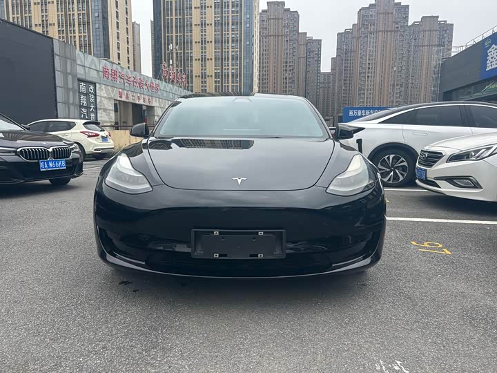Фото 2 - Tesla Model 3