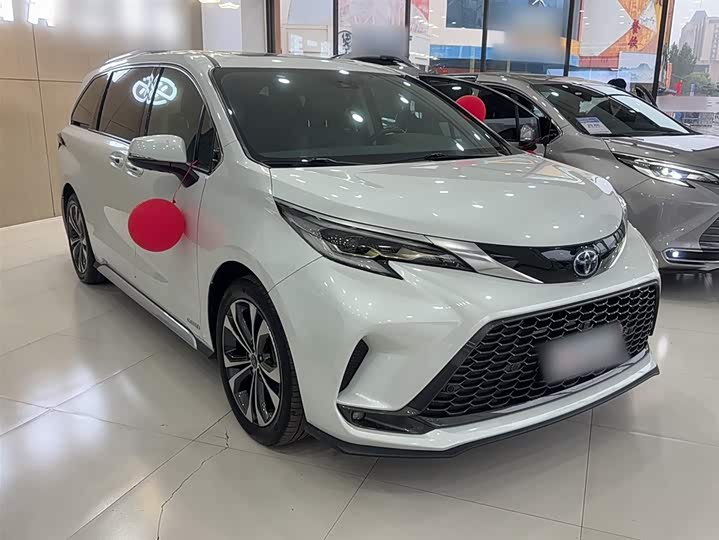 Фото 4 - Toyota Granvia