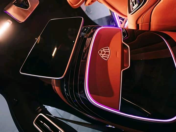 Фото 6 - Mercedes-Benz Maybach S-Class