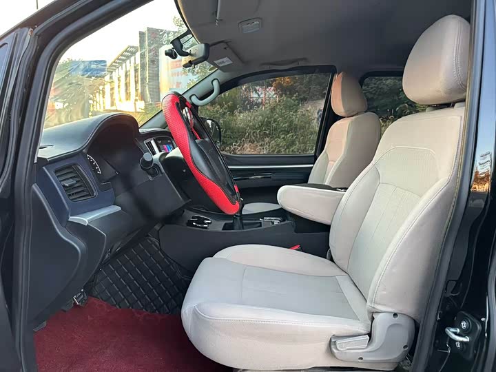 Фото 10 - Dongfeng Forthing Lingzhi M5