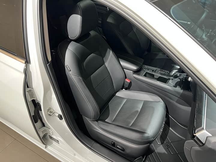 Фото 13 - Nissan Teana