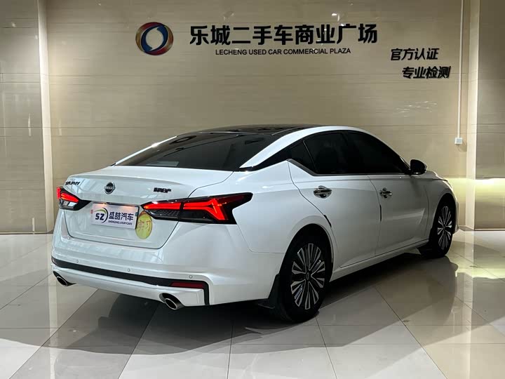 Фото 21 - Nissan Teana