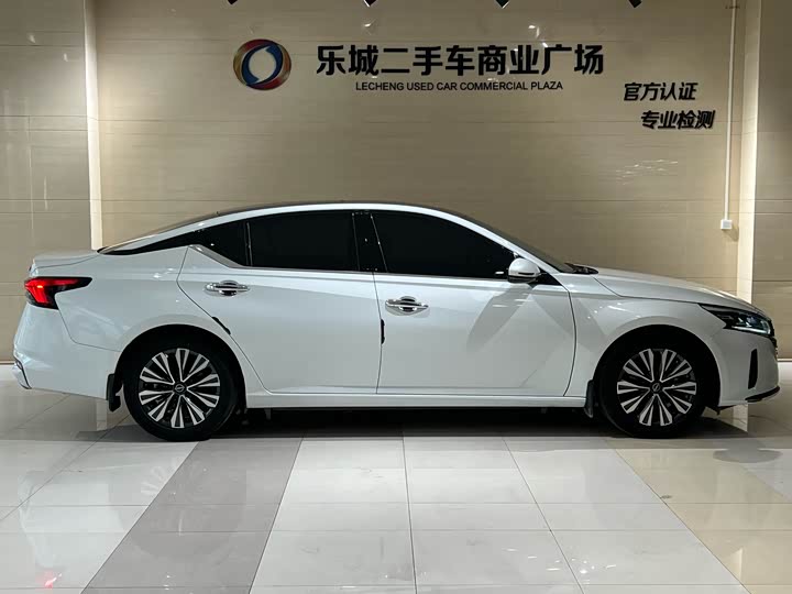 Фото 5 - Nissan Teana