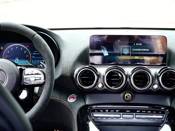 Фото 12 - Mercedes-Benz AMG GT