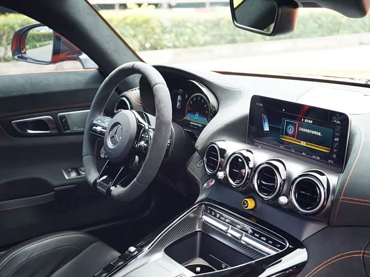 Фото 13 - Mercedes-Benz AMG GT