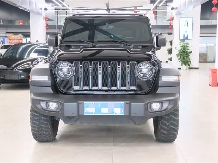 Фото 2 - Jeep Wrangler